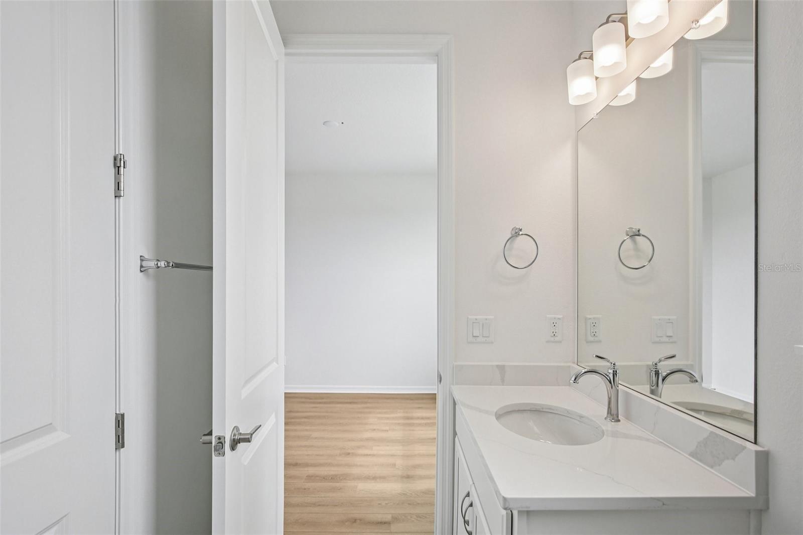 Image 32 of 37 For 31481 Spanish Mission Road