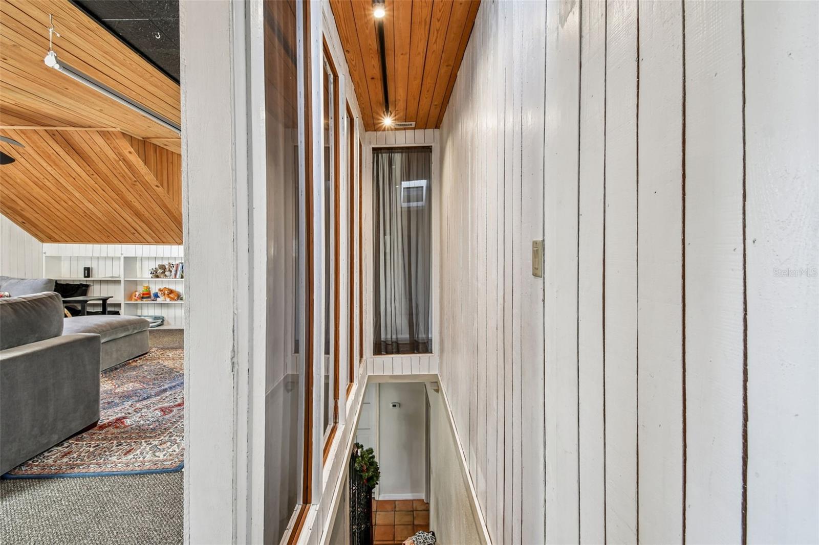 Image 23 of 77 For 945 11th Street N