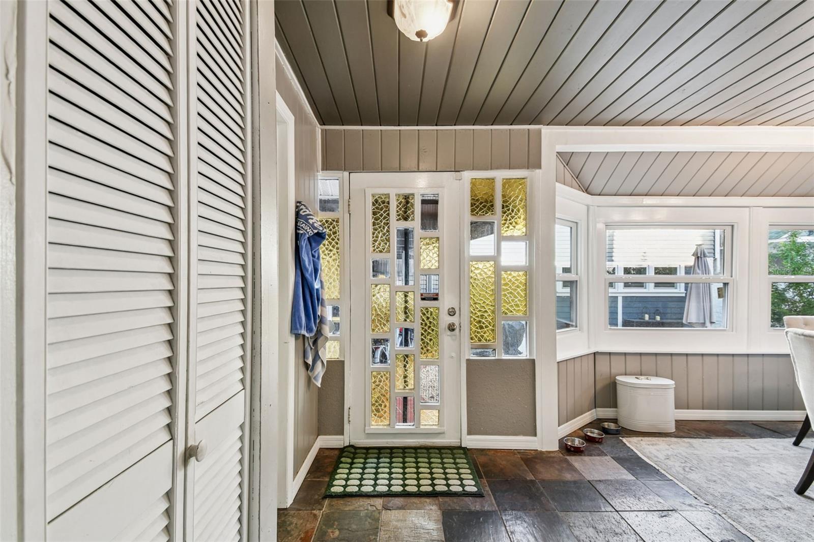 Image 37 of 77 For 945 11th Street N