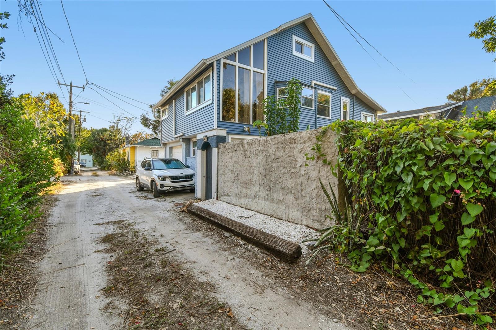 Image 48 of 77 For 945 11th Street N