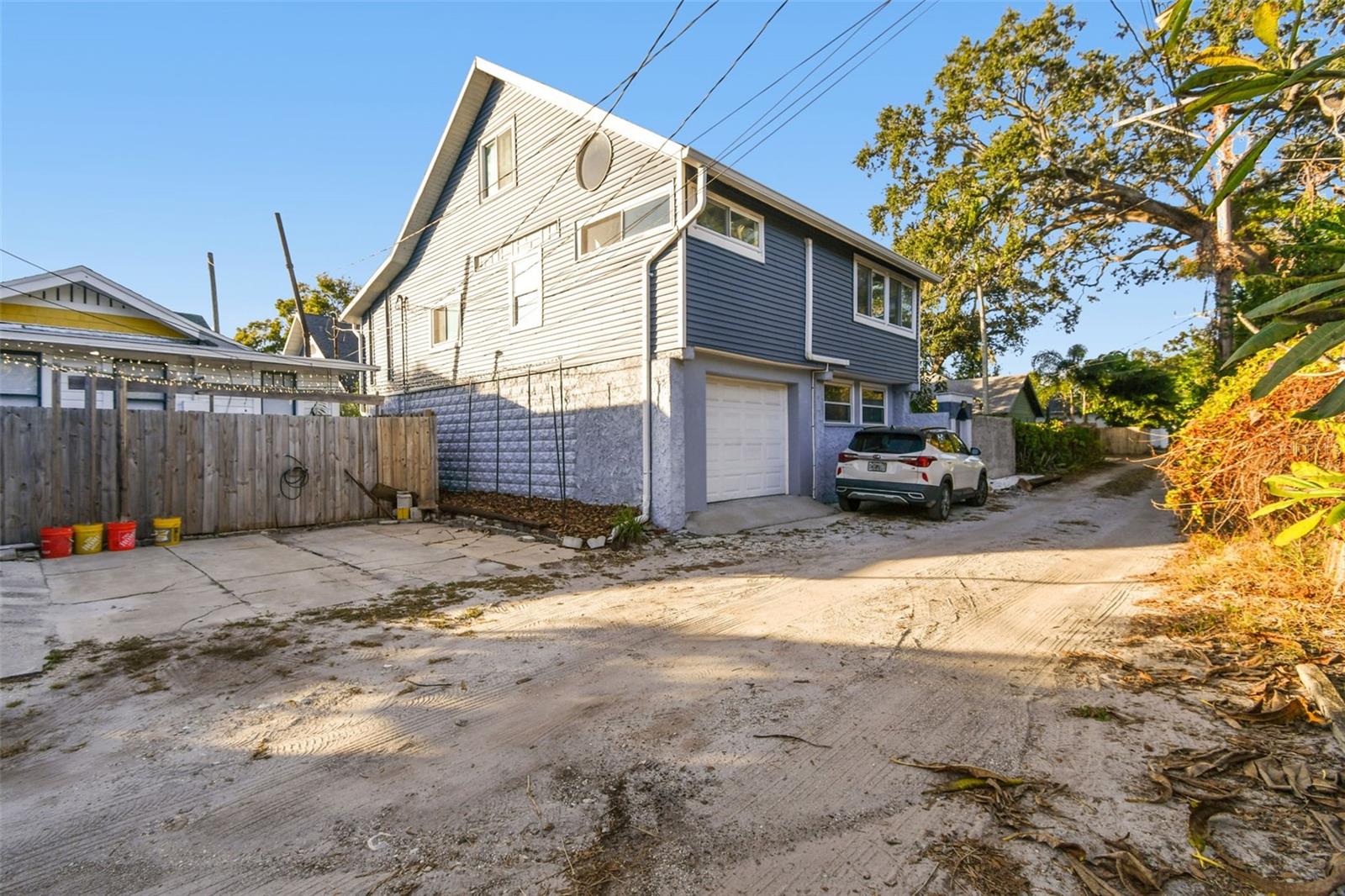 Image 49 of 77 For 945 11th Street N