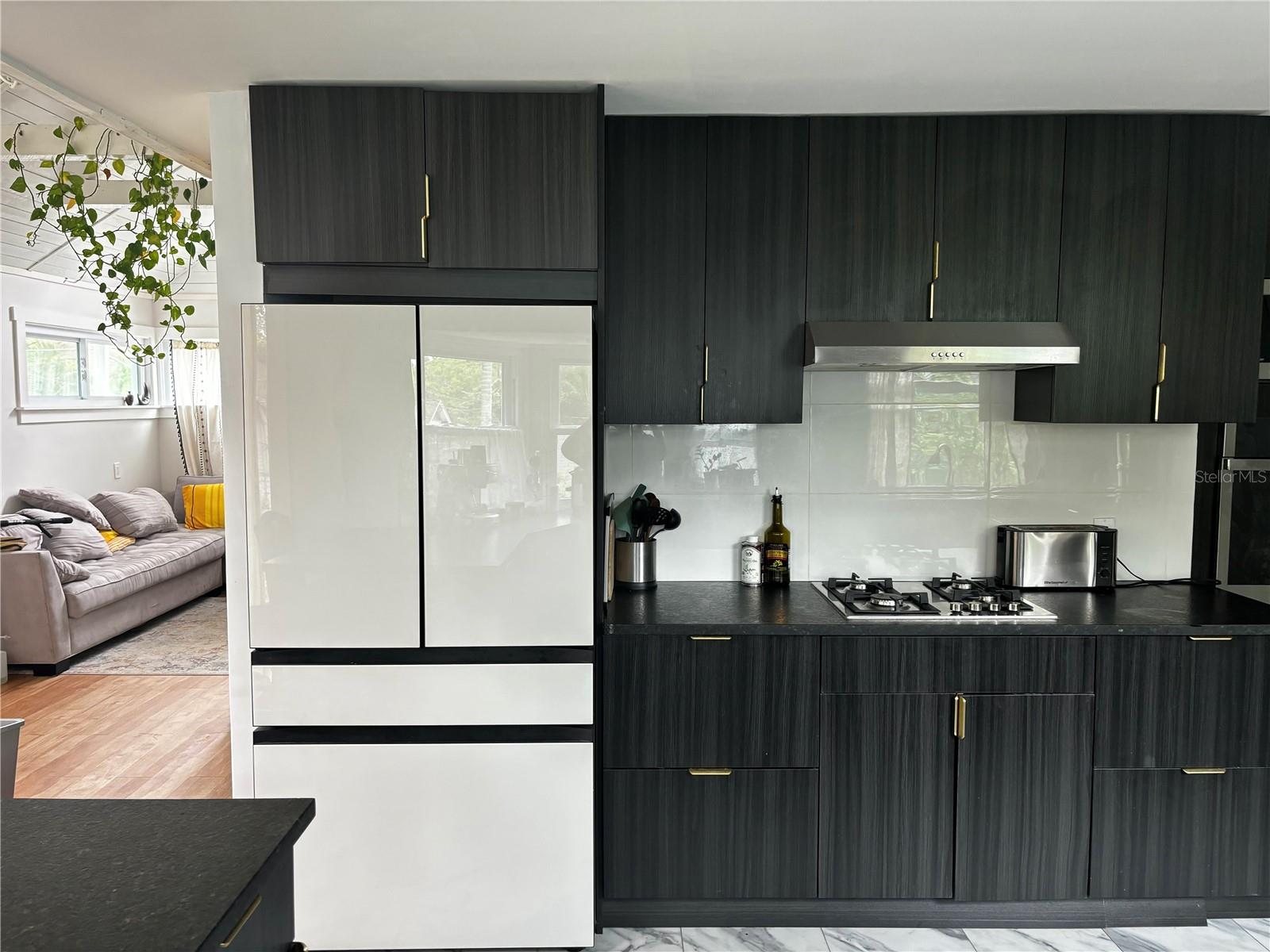 Image 55 of 77 For 945 11th Street N