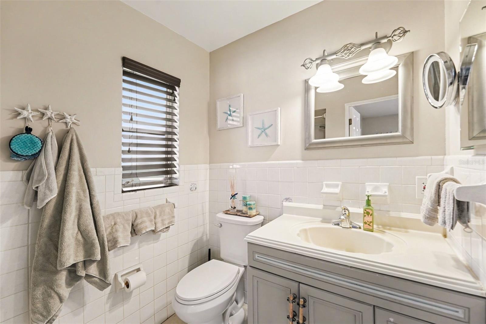 Image 11 of 30 For 11653 Pinedale Avenue