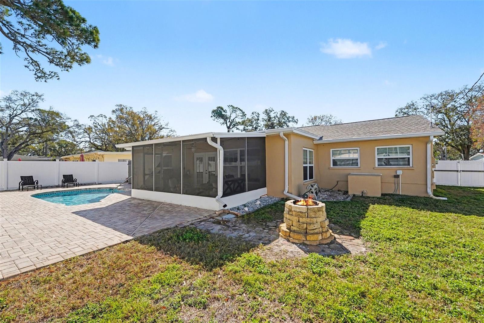 Image 24 of 30 For 11653 Pinedale Avenue