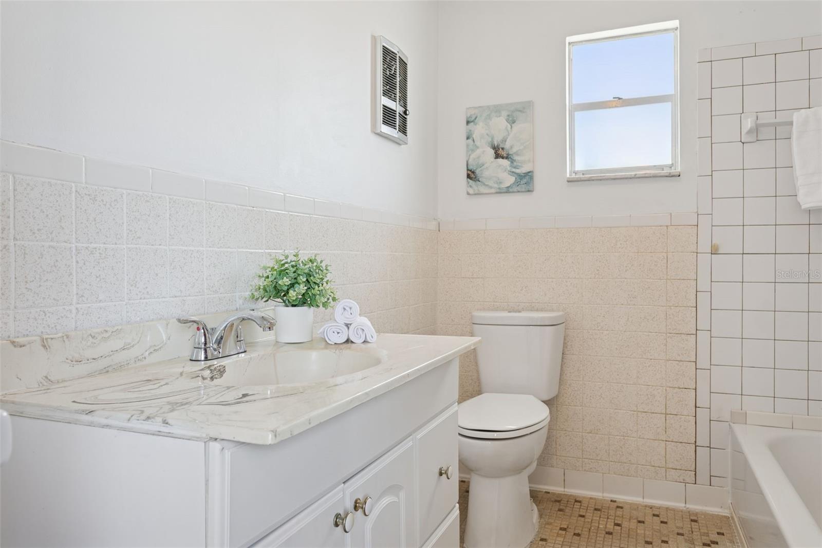 Image 21 of 31 For 8105 Alpine Avenue