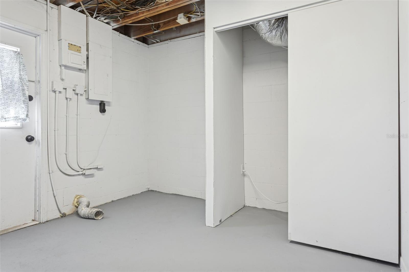 Image 23 of 31 For 8105 Alpine Avenue