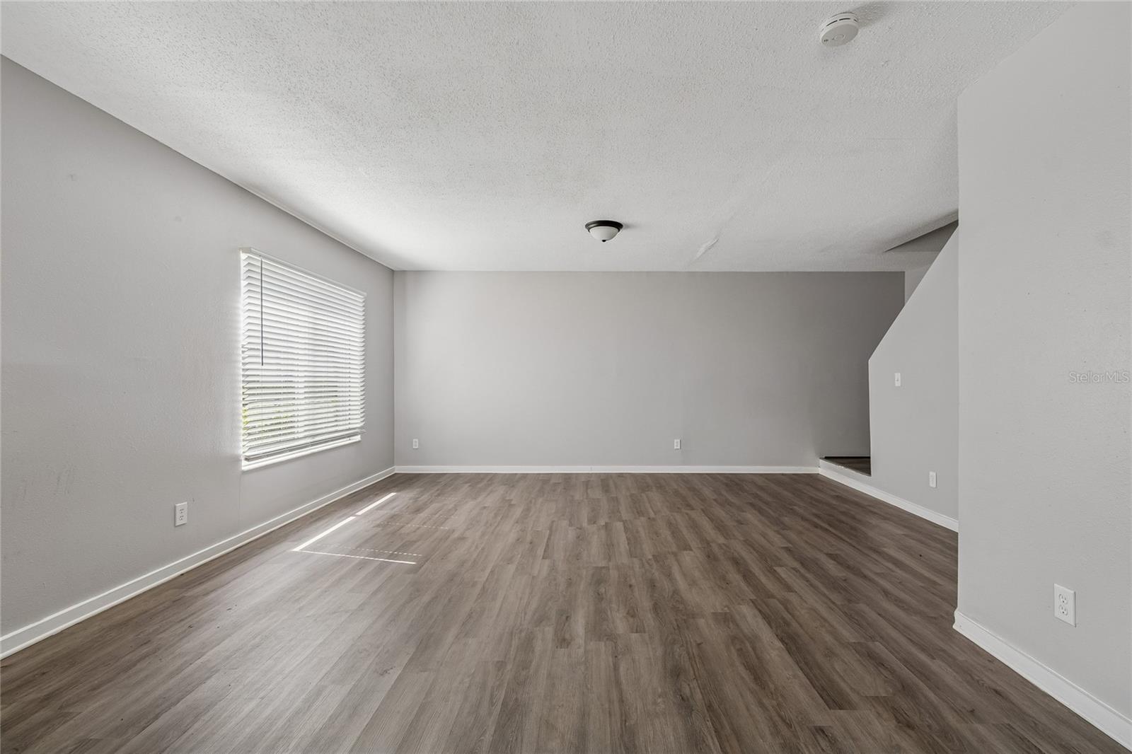 Image 10 of 73 For 7402 Bank Drive