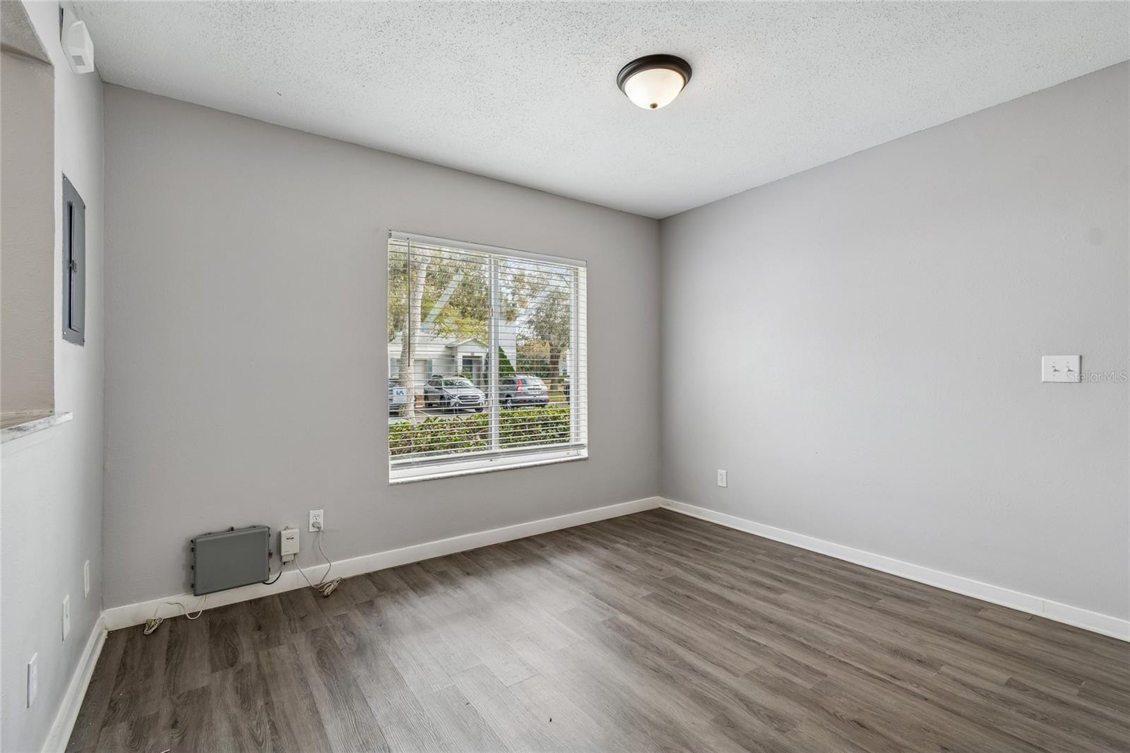 Image 11 of 73 For 7402 Bank Drive