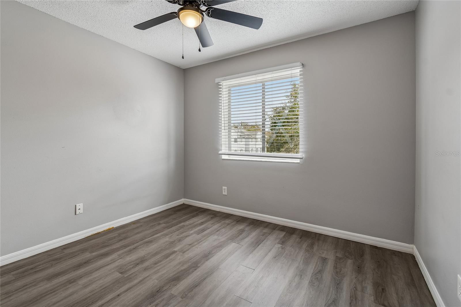 Image 24 of 73 For 7402 Bank Drive