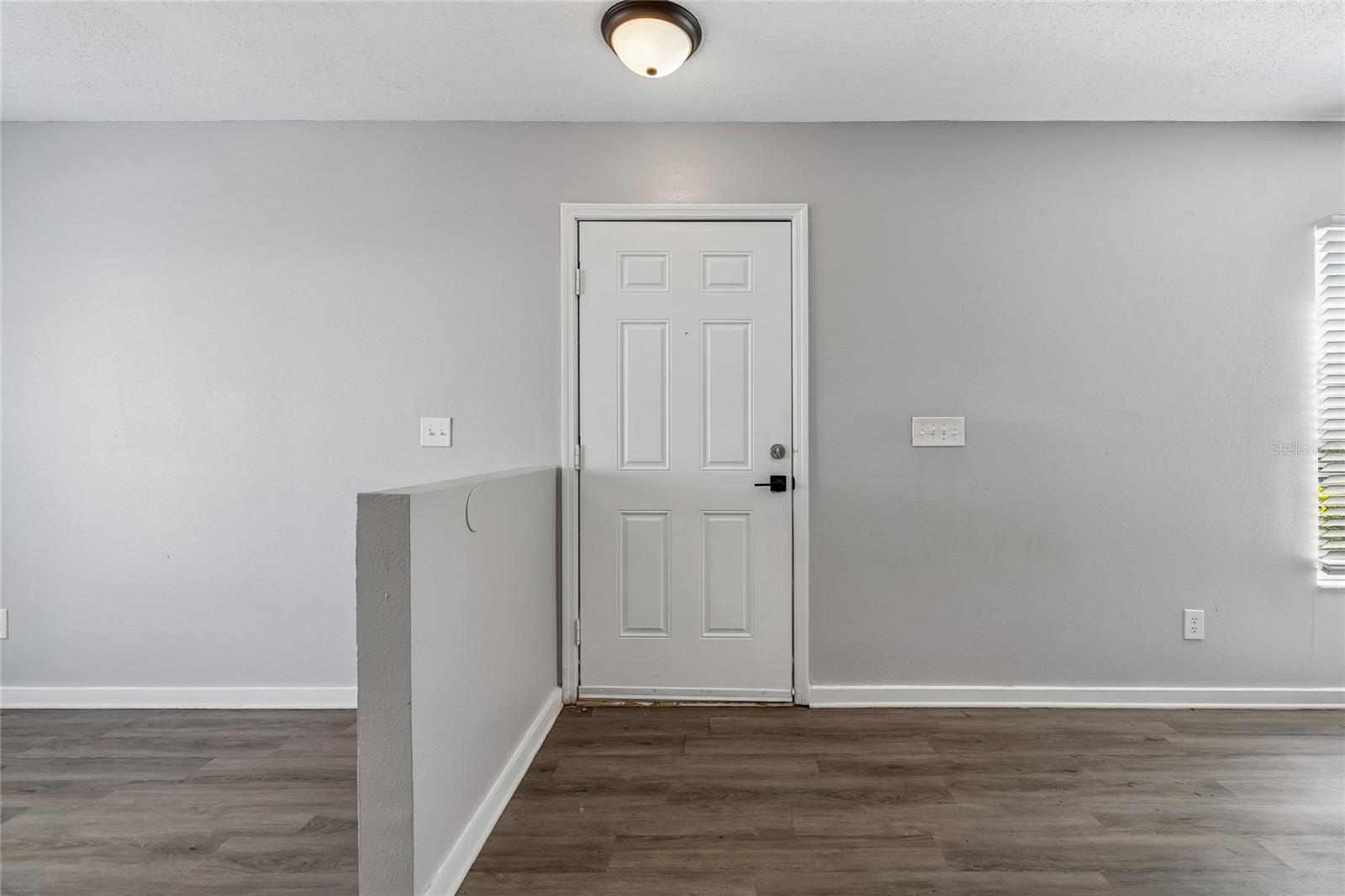 Image 6 of 73 For 7402 Bank Drive