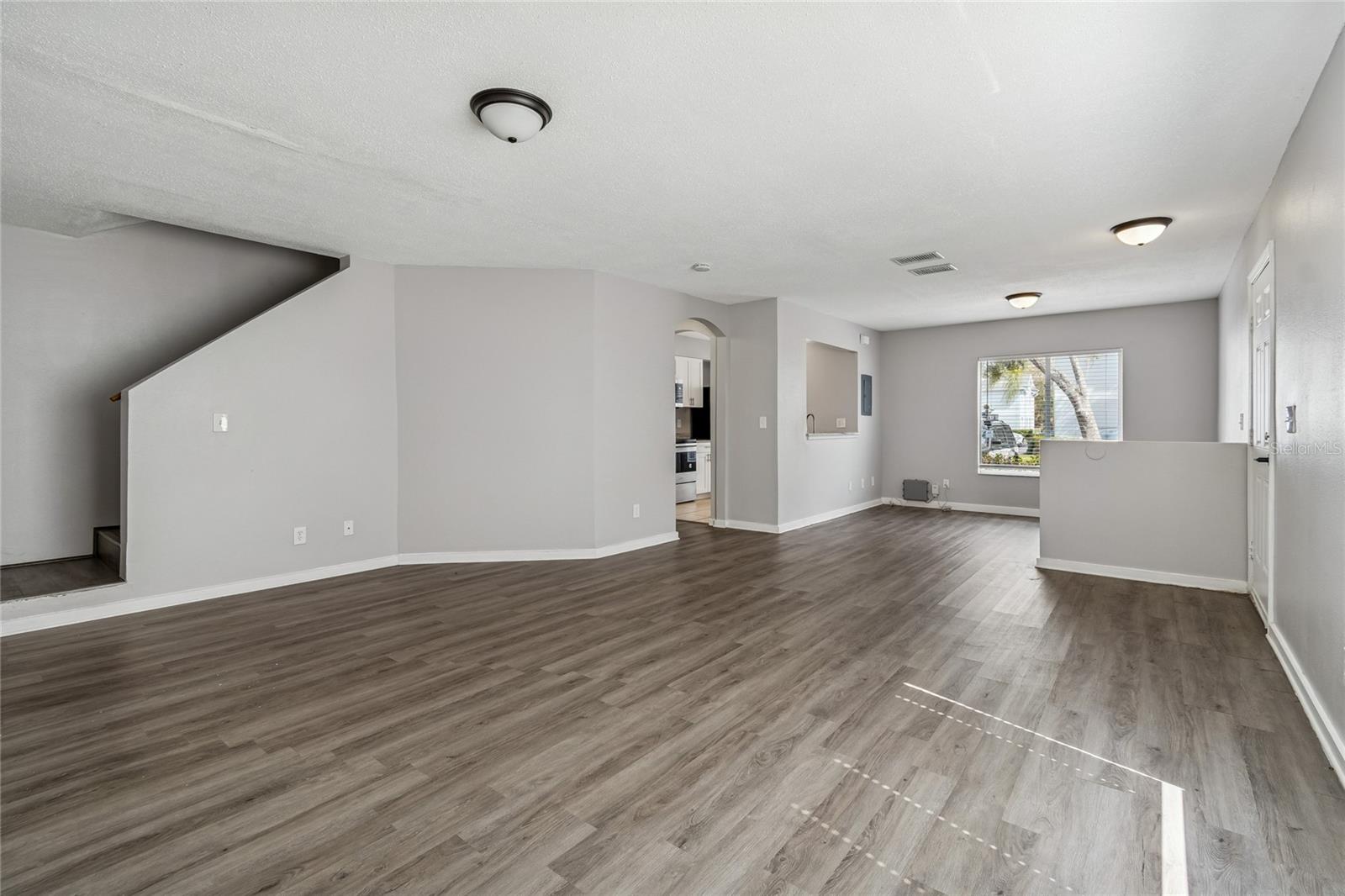 Image 7 of 73 For 7402 Bank Drive