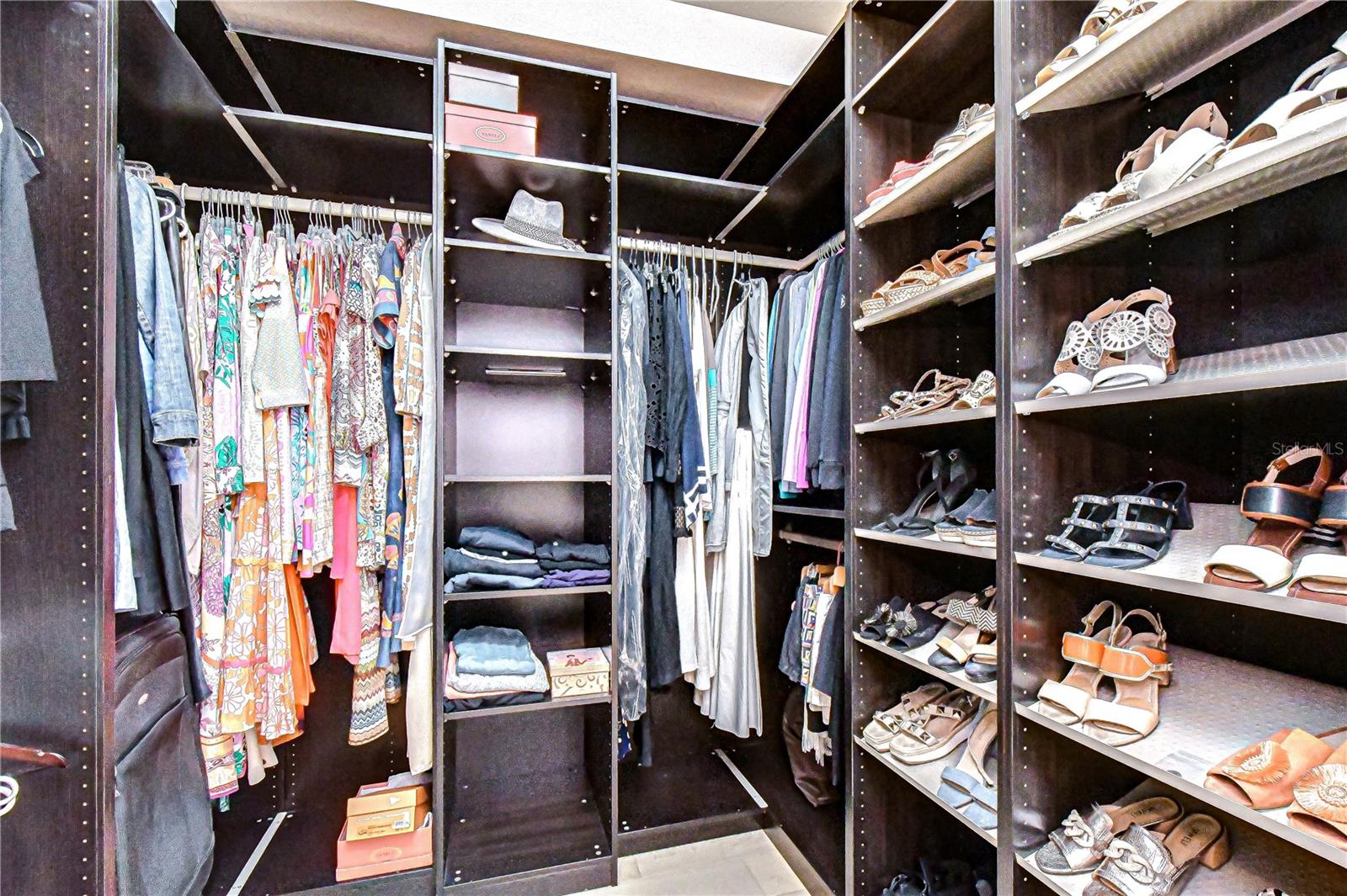 Image 22 of 75 For 20627 Broadwater Drive