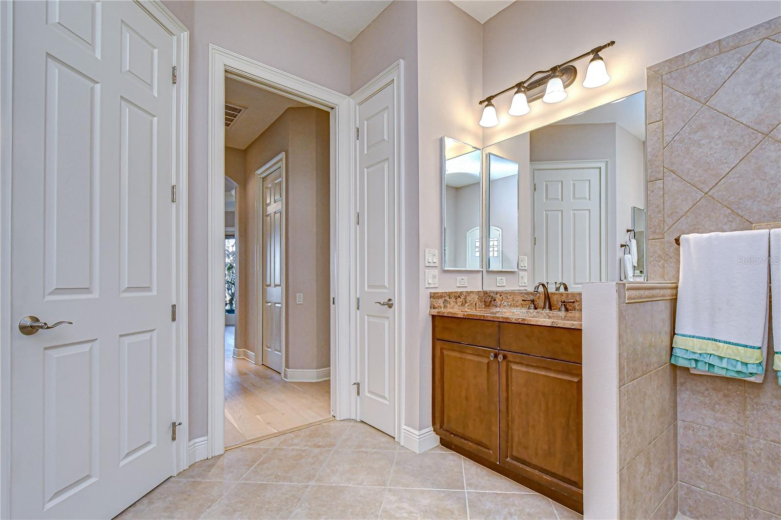 Image 24 of 75 For 20627 Broadwater Drive