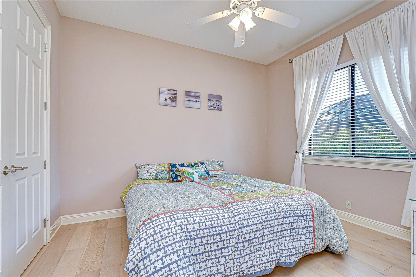 Image 41 of 75 For 20627 Broadwater Drive