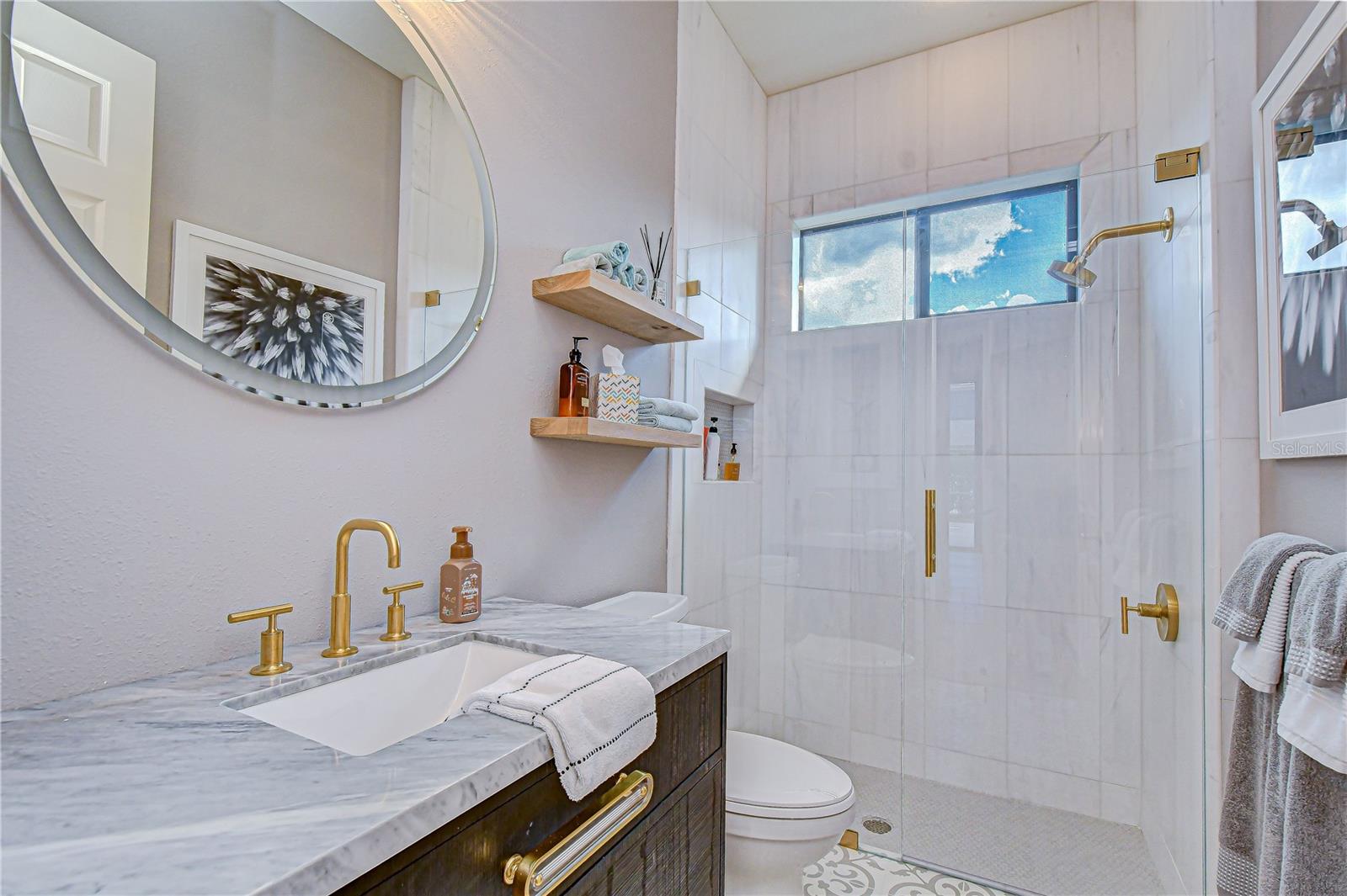 Image 42 of 75 For 20627 Broadwater Drive