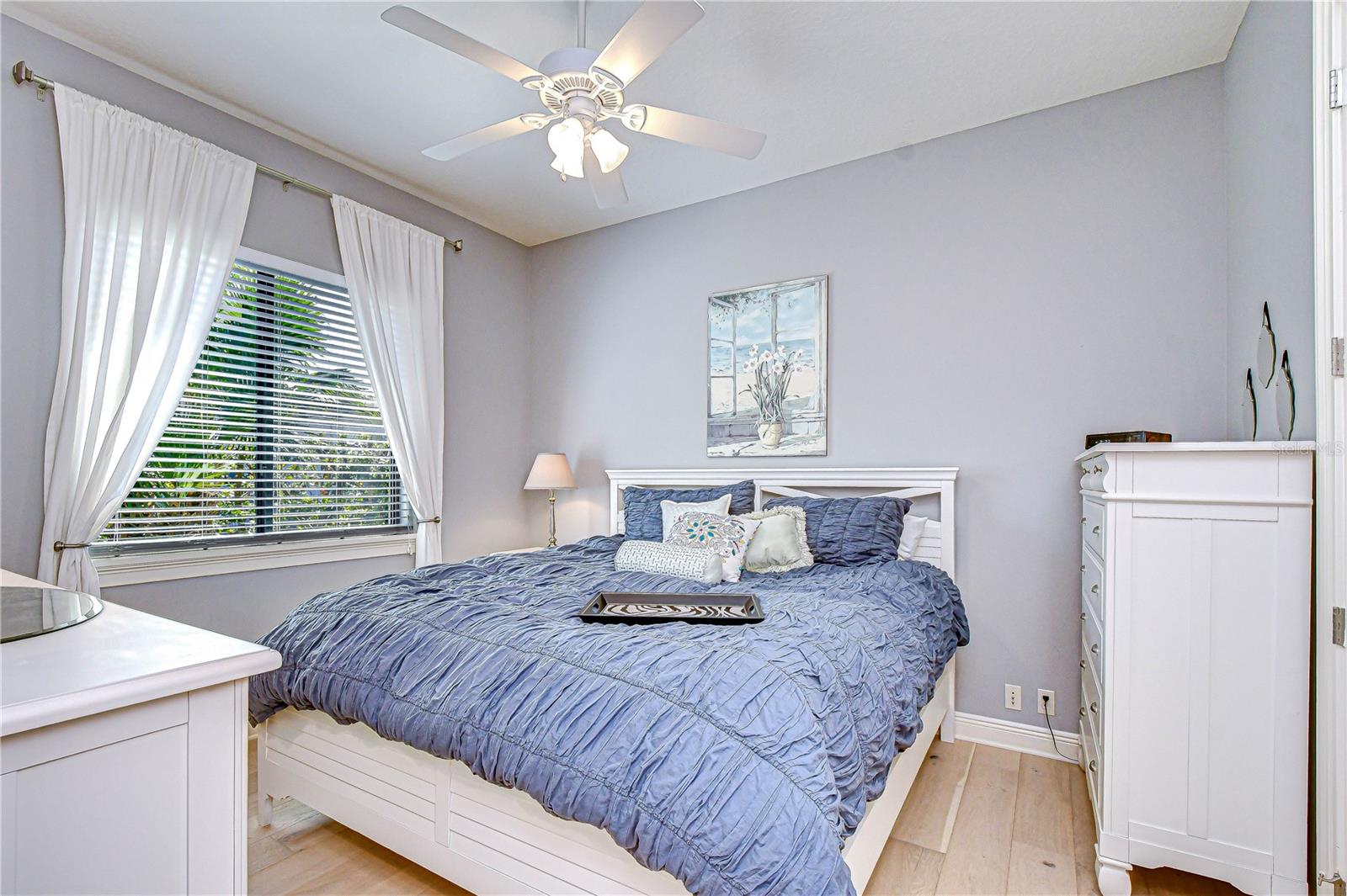 Image 51 of 75 For 20627 Broadwater Drive