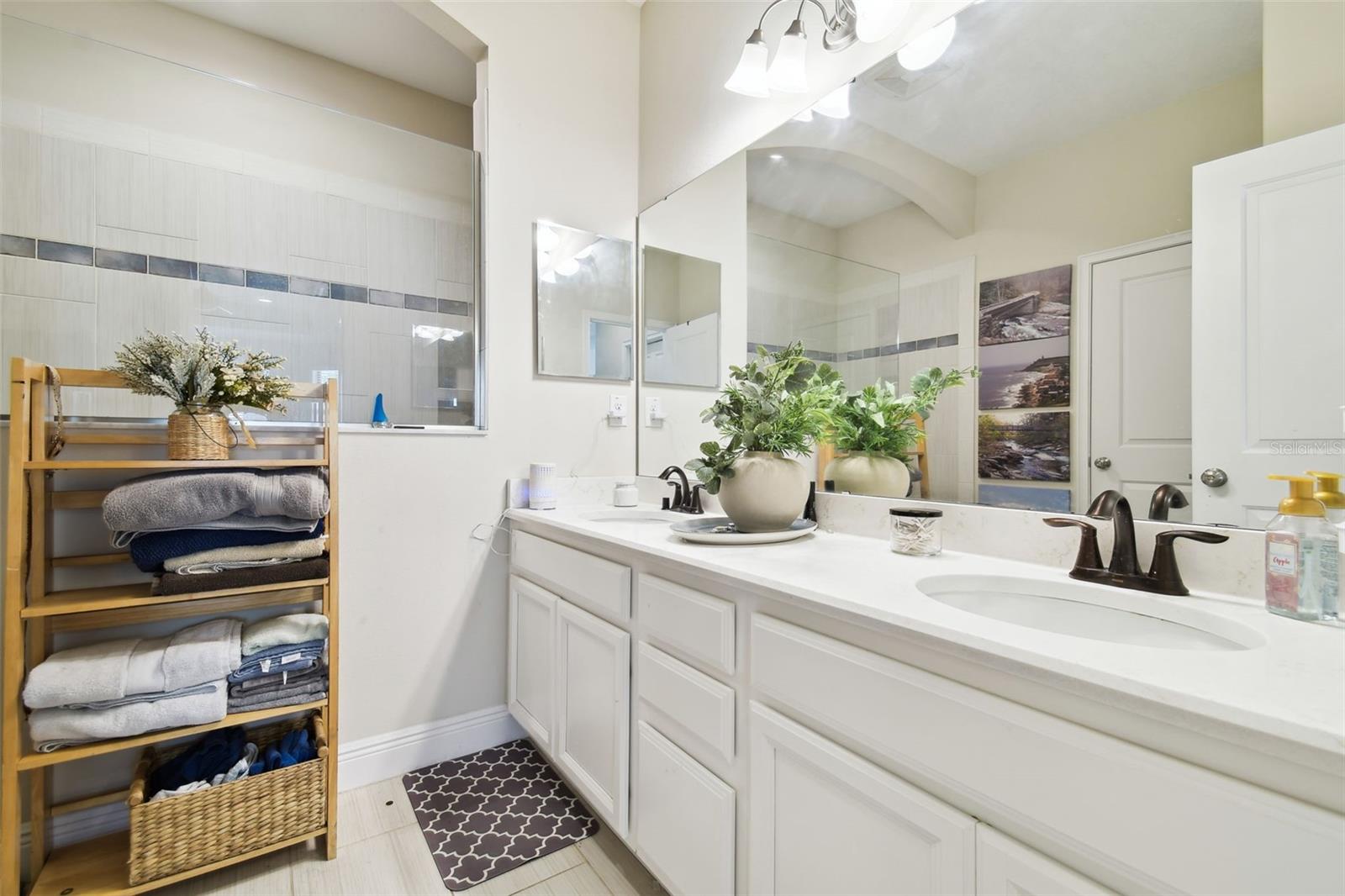 Image 35 of 67 For 1241 Florablu Drive