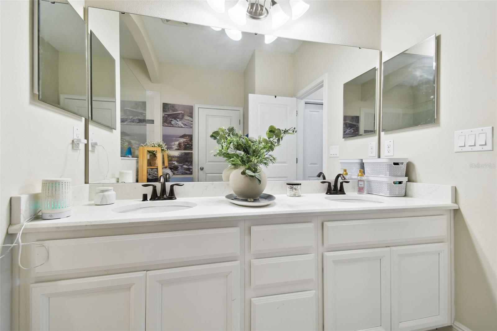 Image 36 of 67 For 1241 Florablu Drive