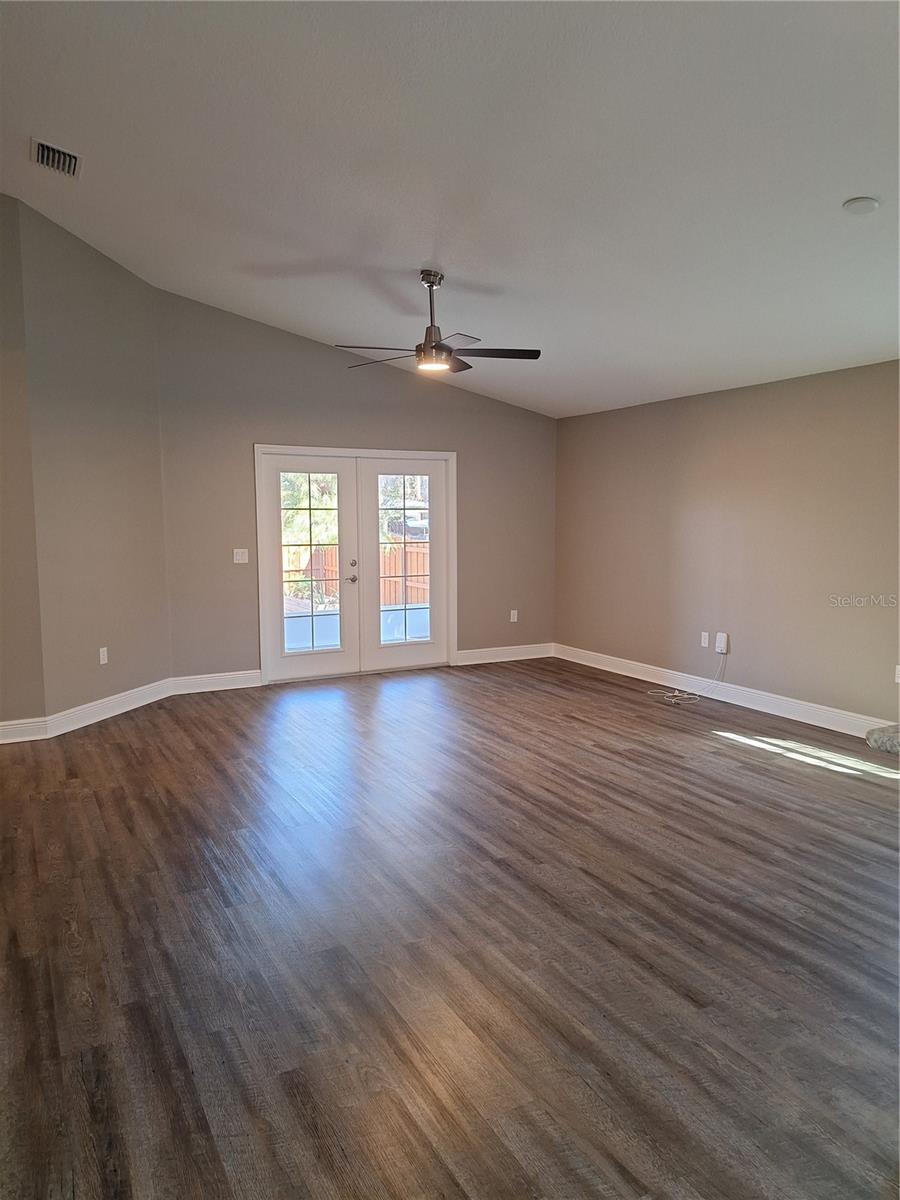 Image 12 of 35 For 5421 Palmetto Road