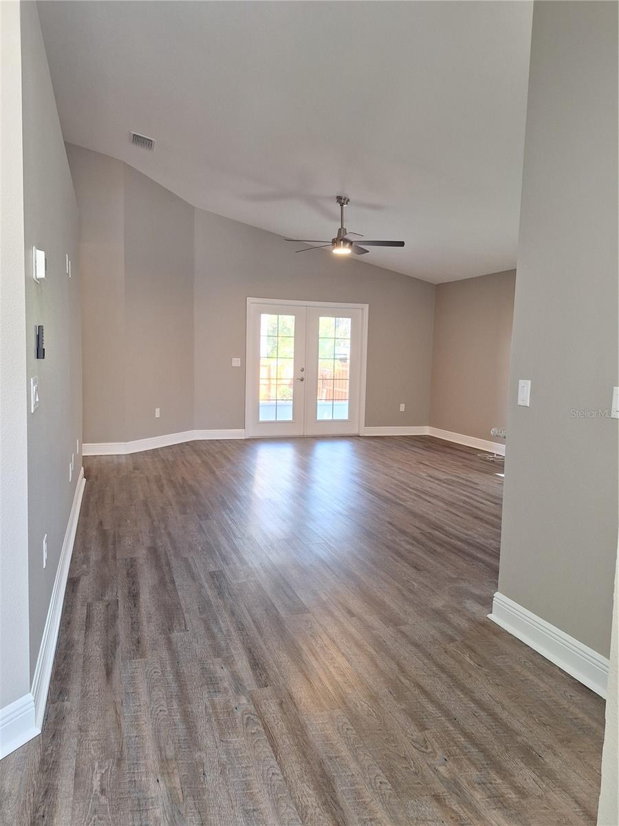 Image 3 of 35 For 5421 Palmetto Road