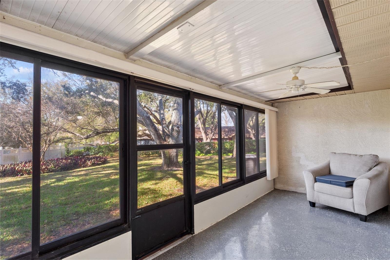 Image 18 of 21 For 1114 Castlemay Circle