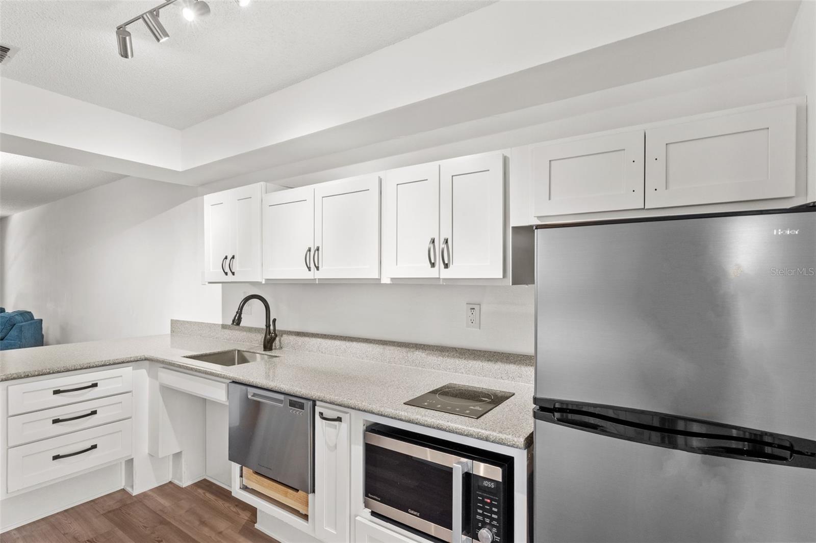 Image 8 of 21 For 1114 Castlemay Circle