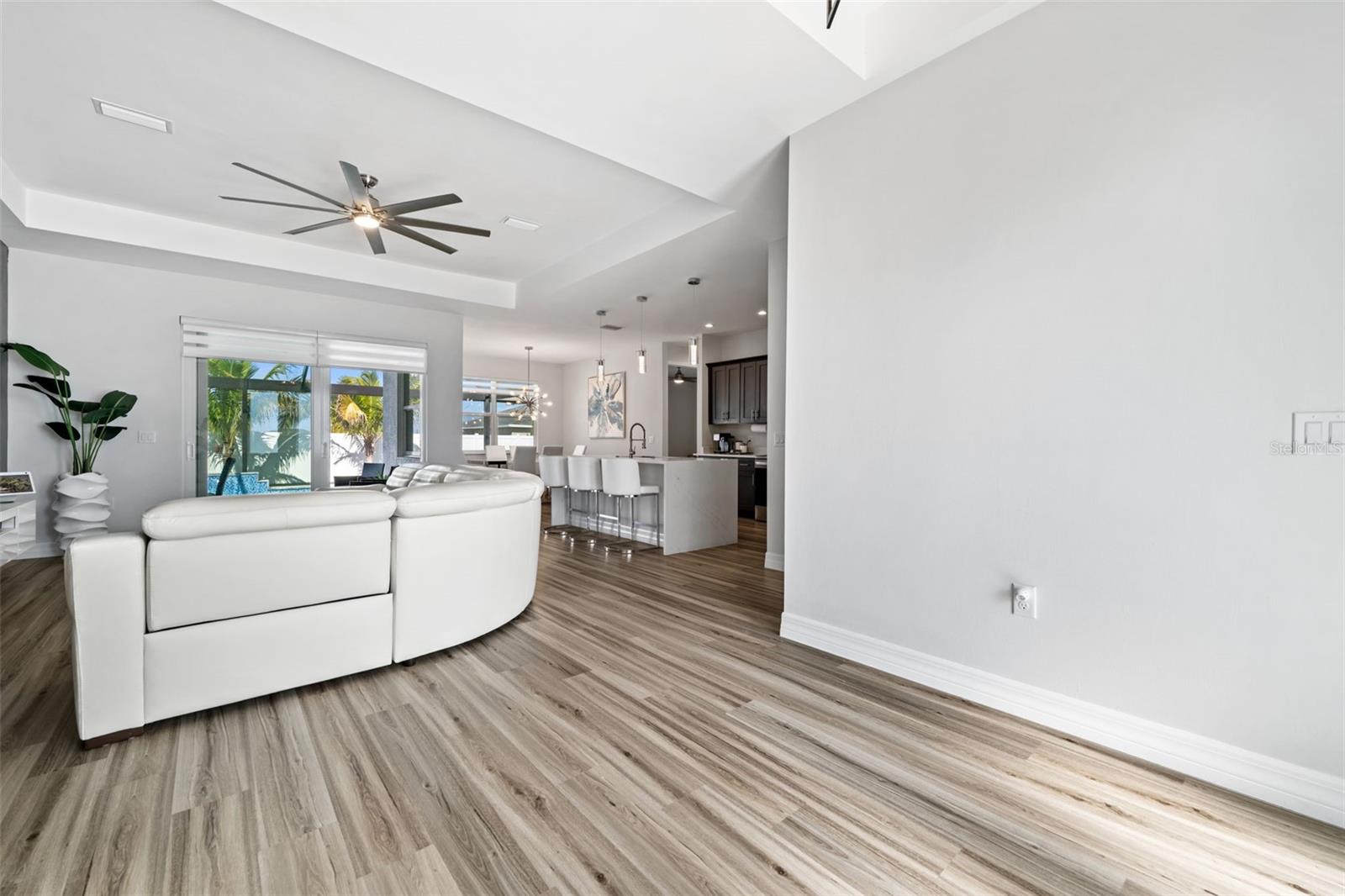 Image 3 of 47 For 1017 15th Terrace