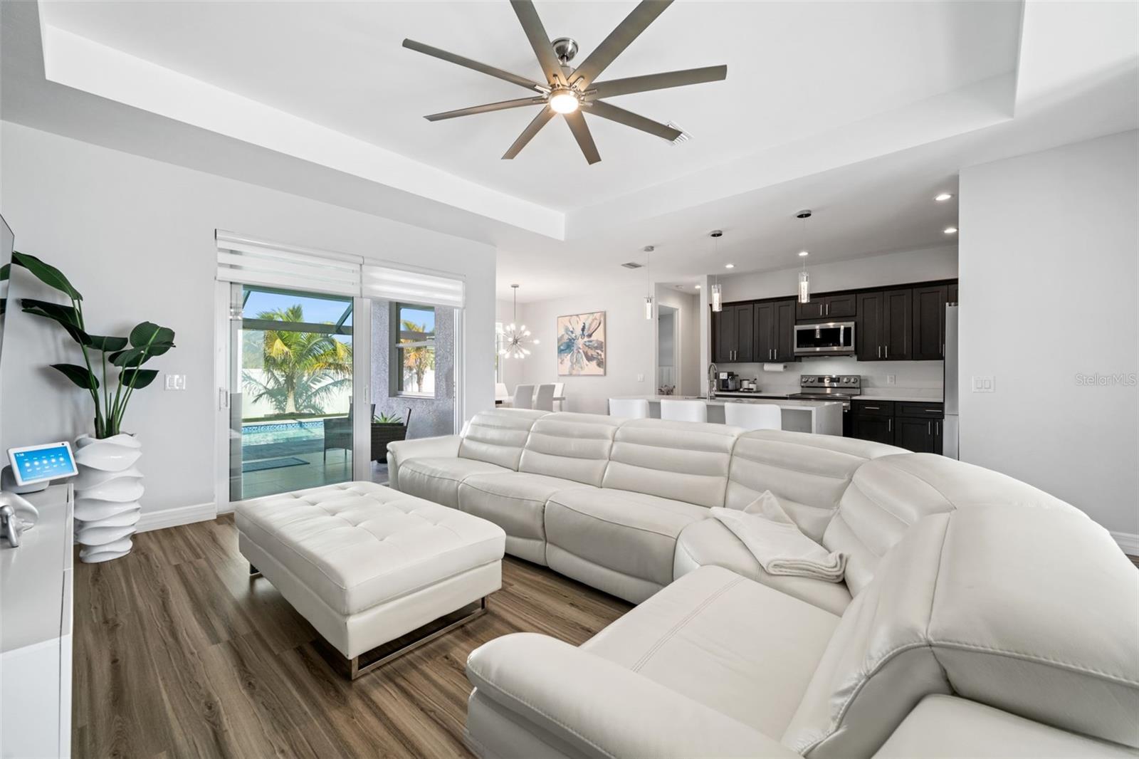 Image 4 of 47 For 1017 15th Terrace