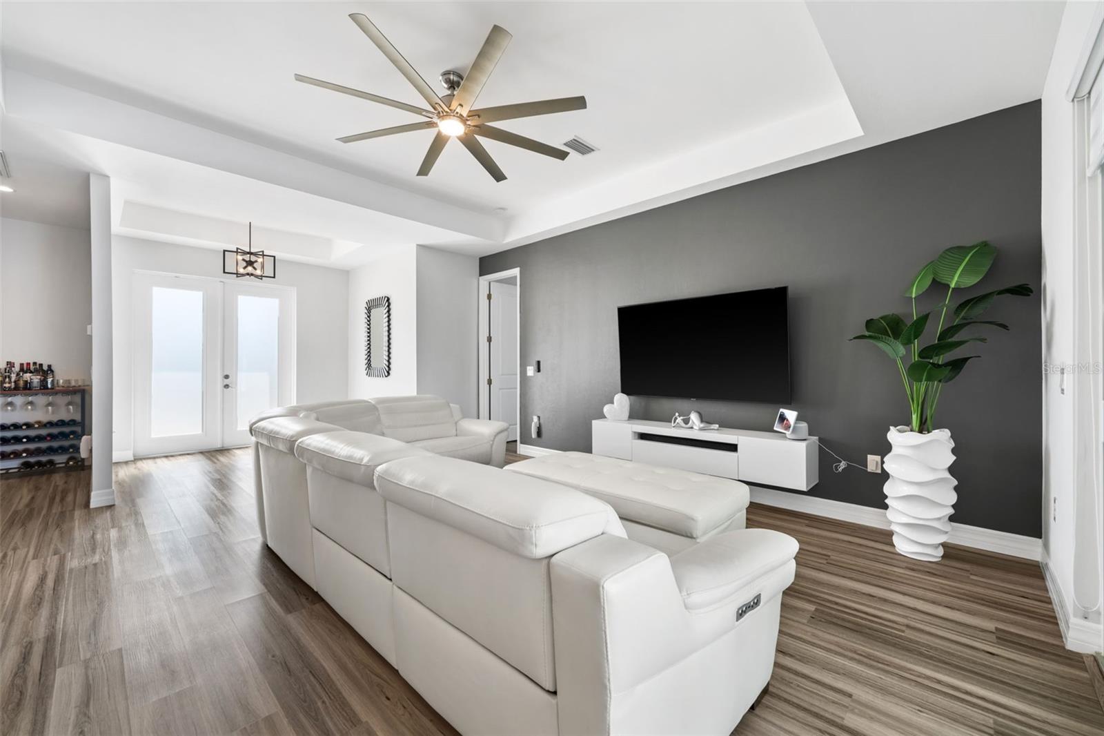 Image 6 of 47 For 1017 15th Terrace