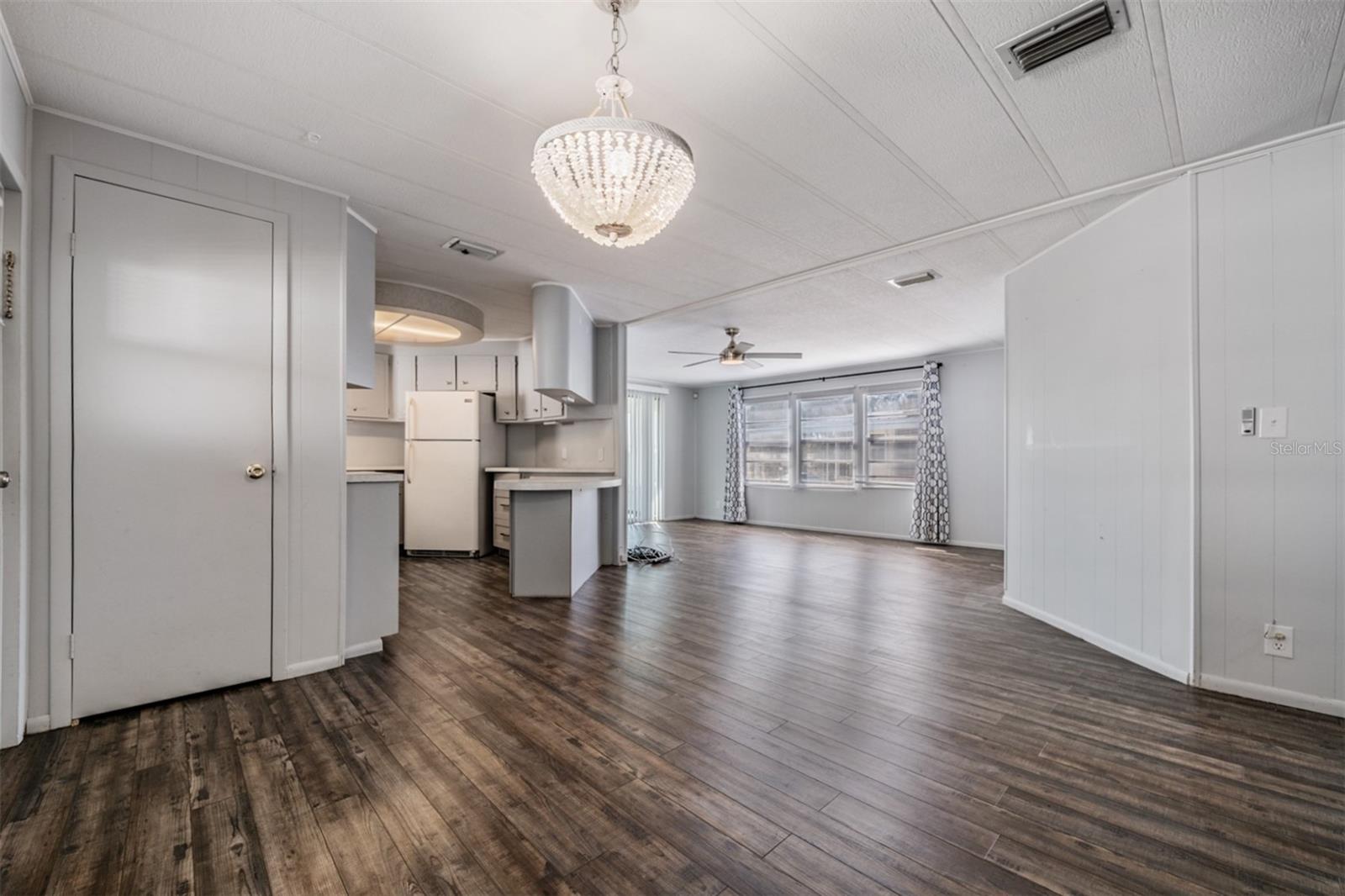 Image 20 of 46 For 6710 36th Avenue E 106