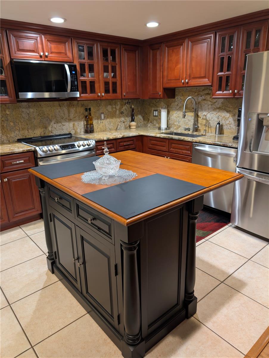 Image 10 of 35 For 9897 88th Court Road P