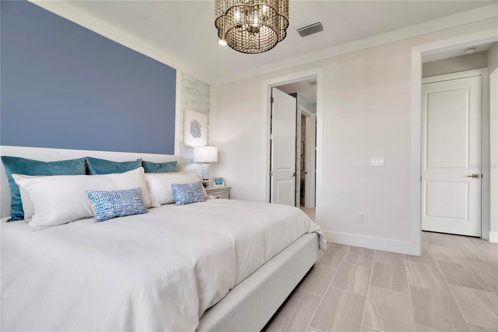 Listing photo id 9 for 31856 Clover Fin Court