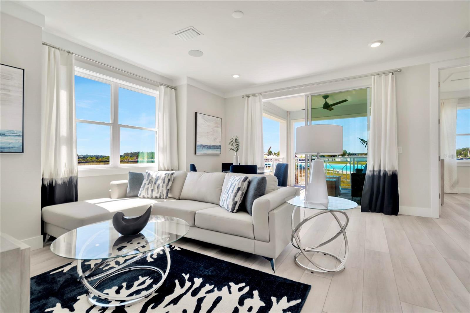 Listing photo id 13 for 31856 Clover Fin Court