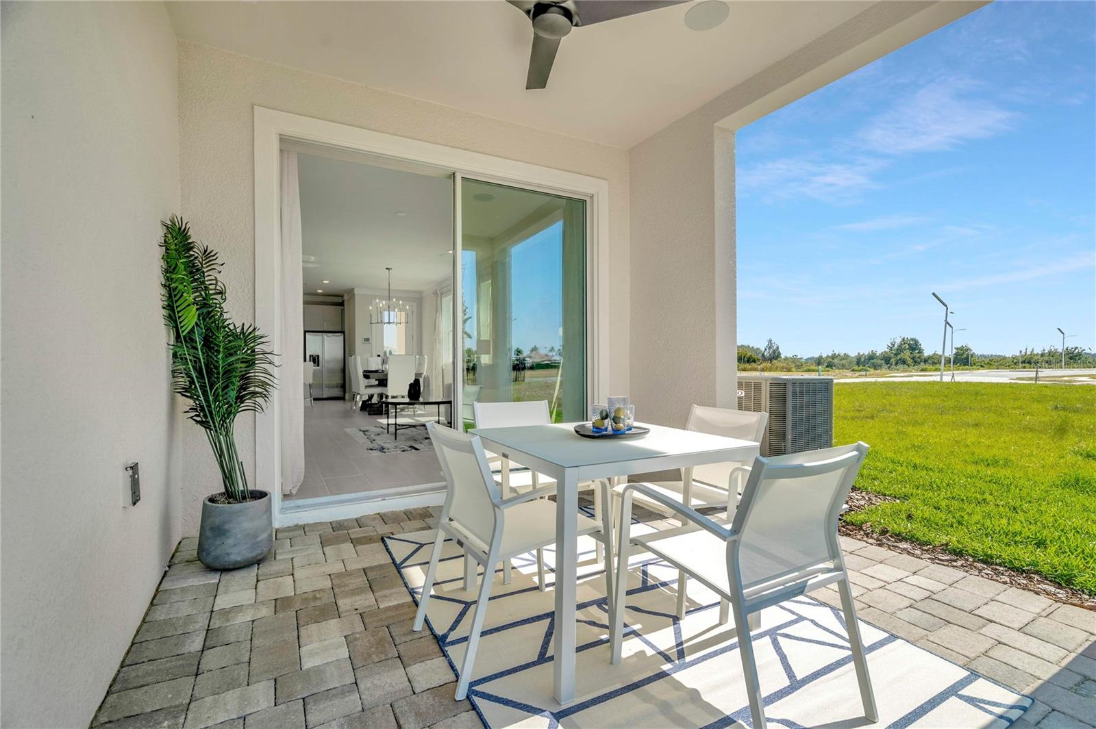 Listing photo id 6 for 31856 Clover Fin Court