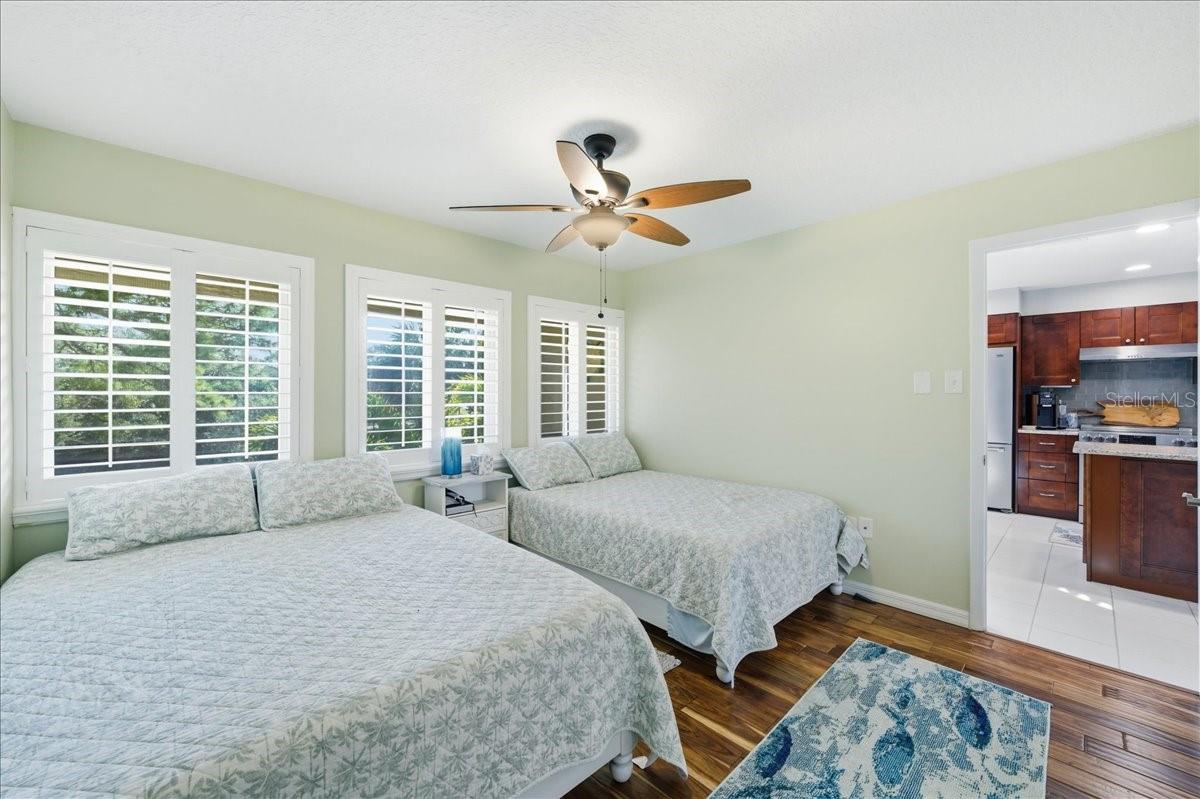 Image 26 of 74 For 1802 Mariner Drive 30