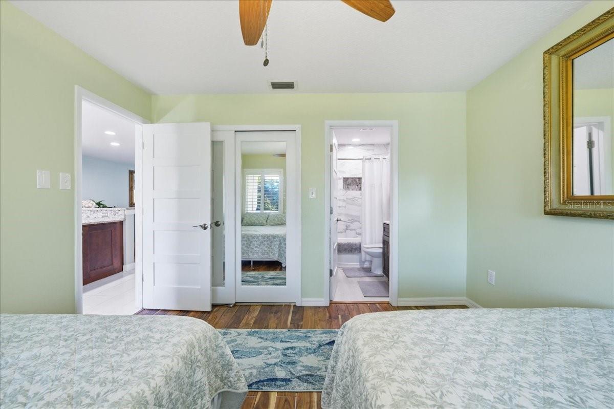 Image 27 of 74 For 1802 Mariner Drive 30