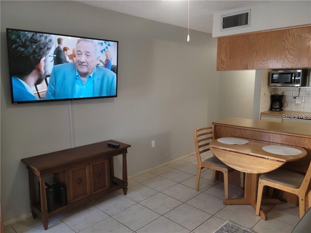 Image 18 of 26 For 8465 Gulf Boulevard 58