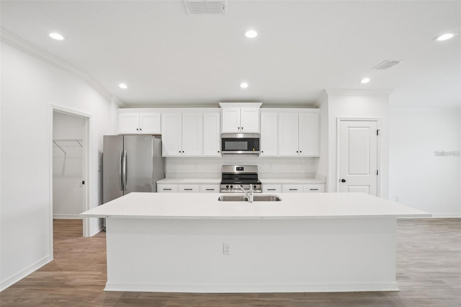 Image 6 of 11 For 5077 155th Loop