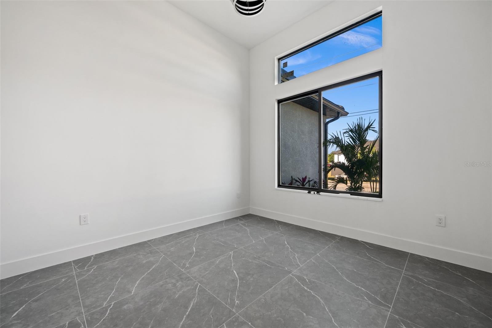 Image 31 of 46 For 109 37th Place