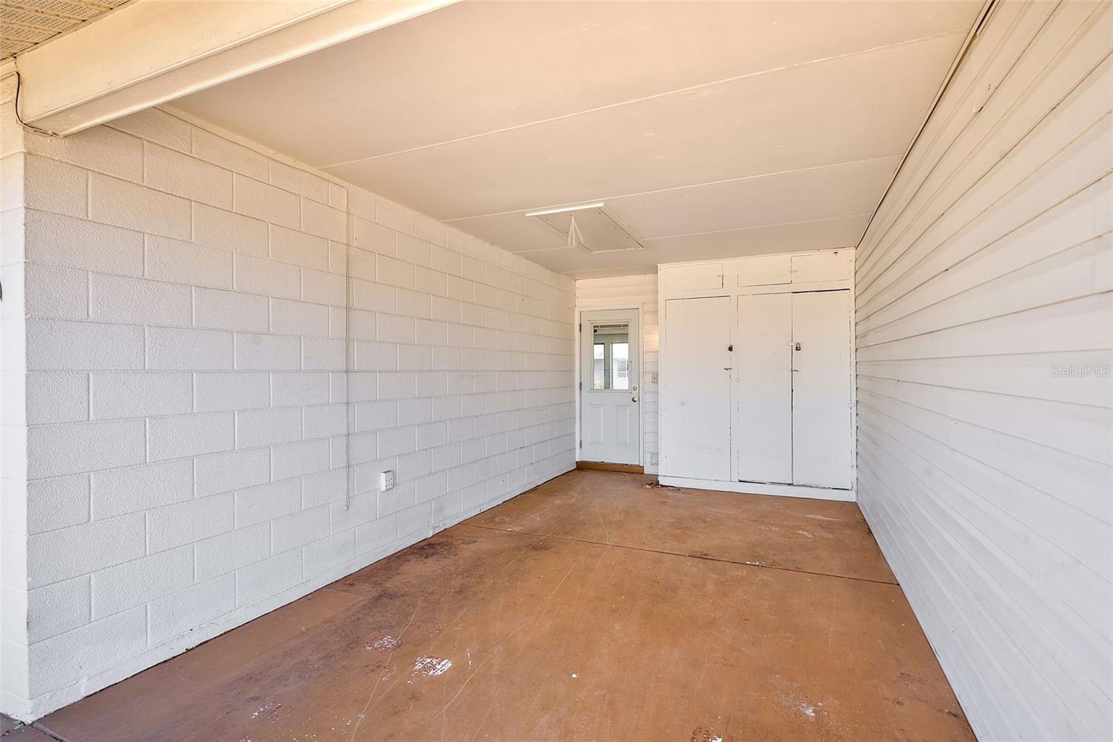 Listing photo id 15 for 708 Tam O Shanter Avenue