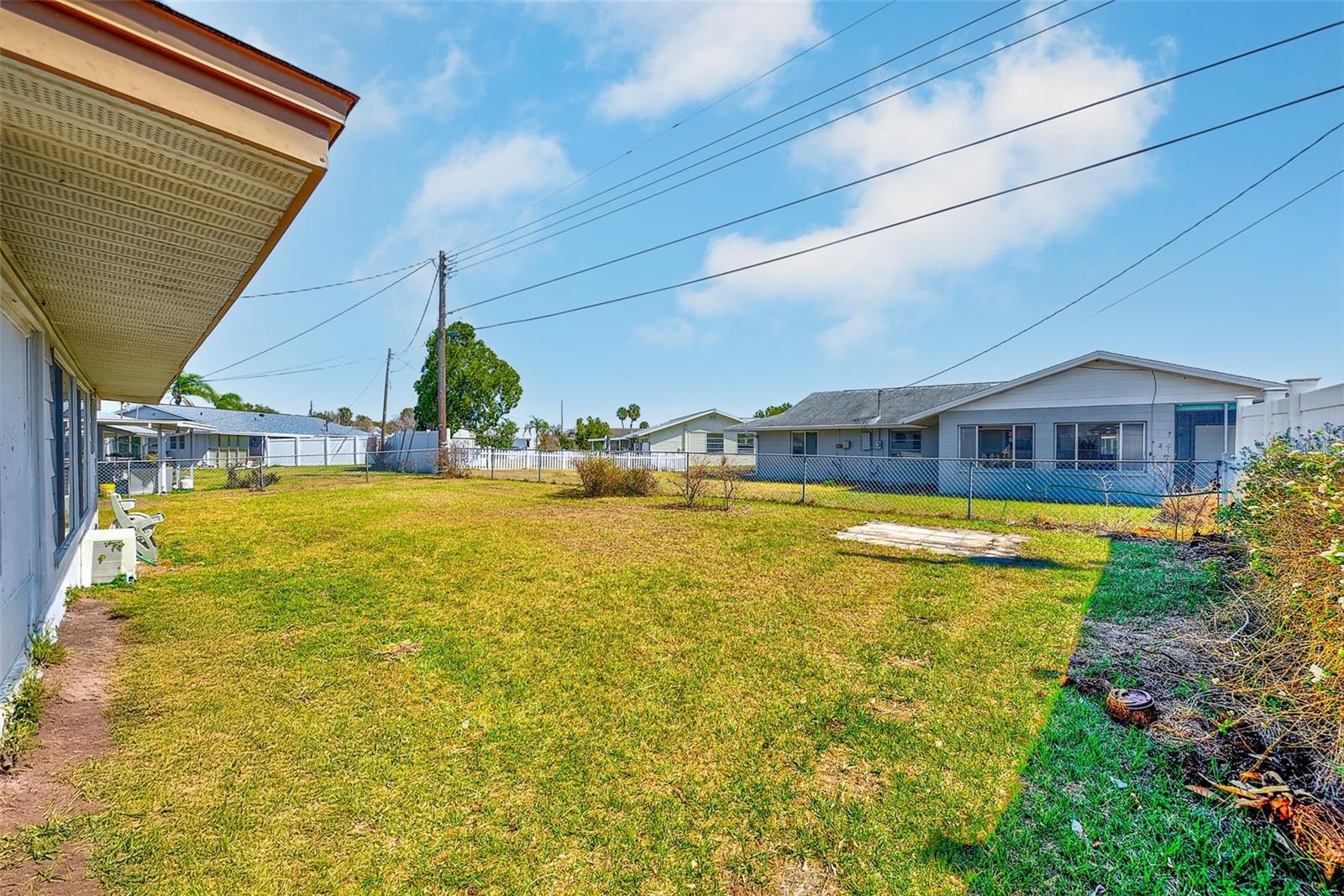 Listing photo id 16 for 708 Tam O Shanter Avenue