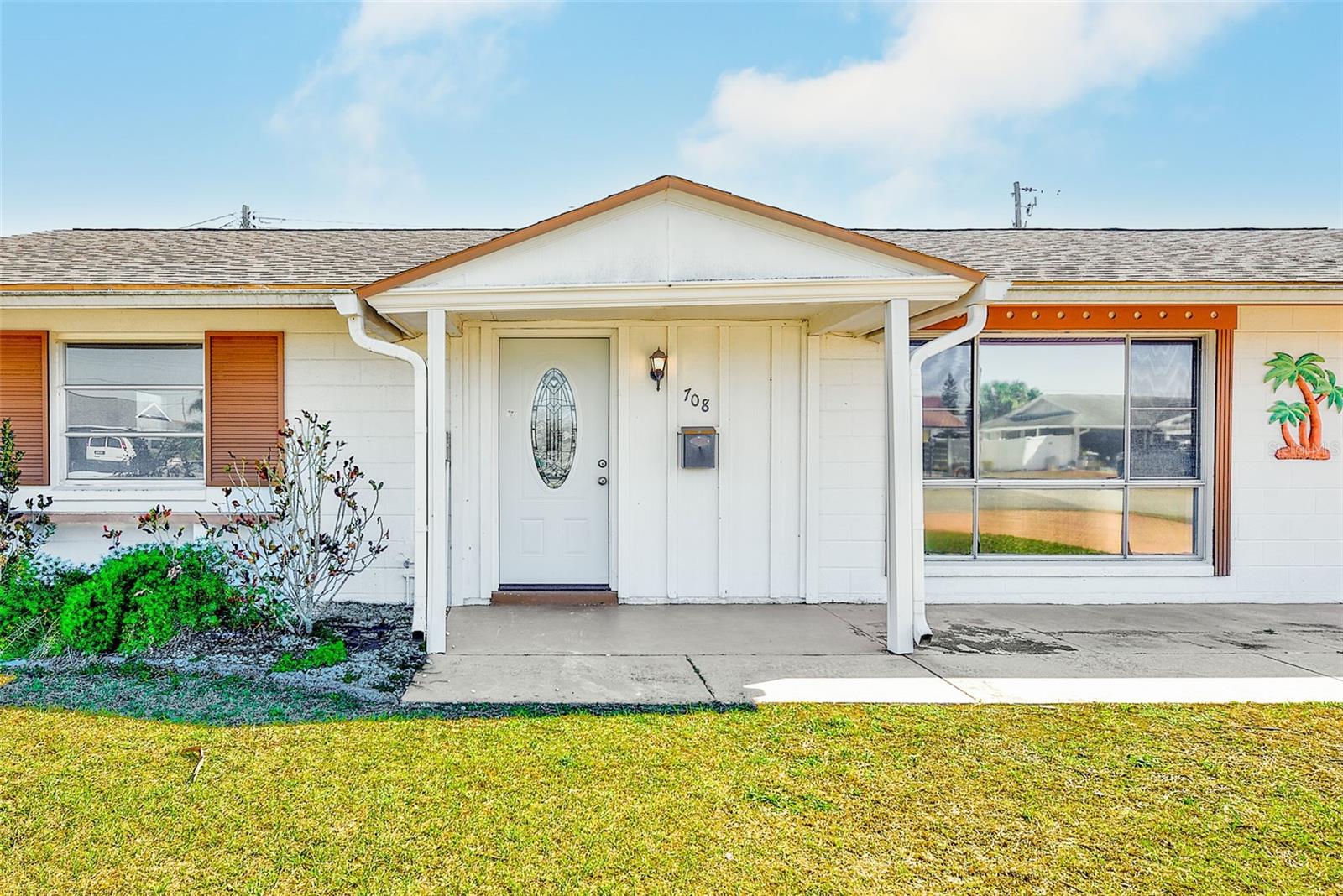 Listing photo id 0 for 708 Tam O Shanter Avenue