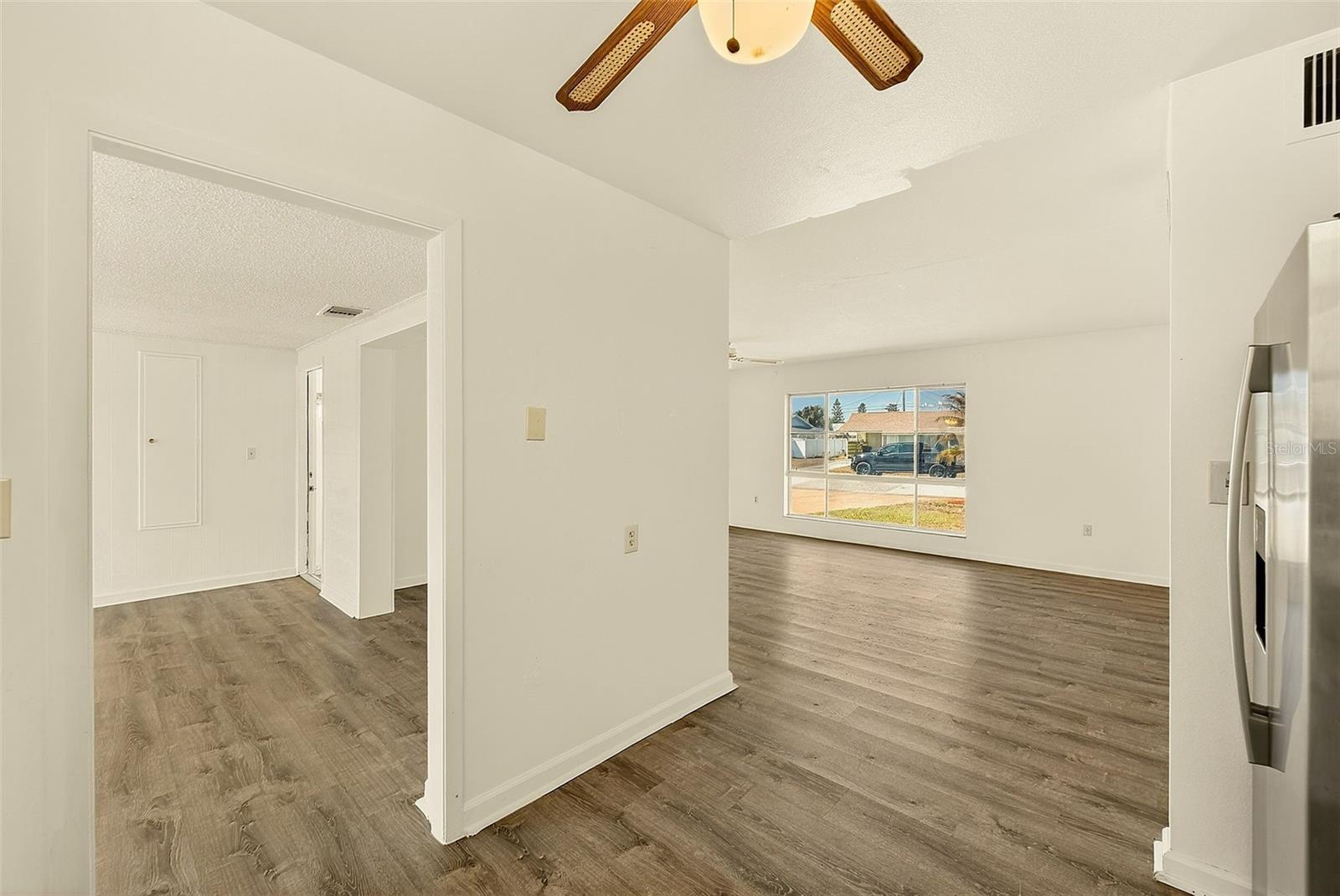 Listing photo id 6 for 708 Tam O Shanter Avenue