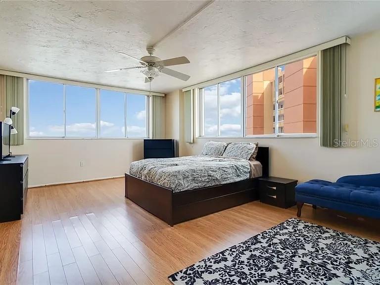 Image 18 of 30 For 17920 Gulf Boulevard 1401