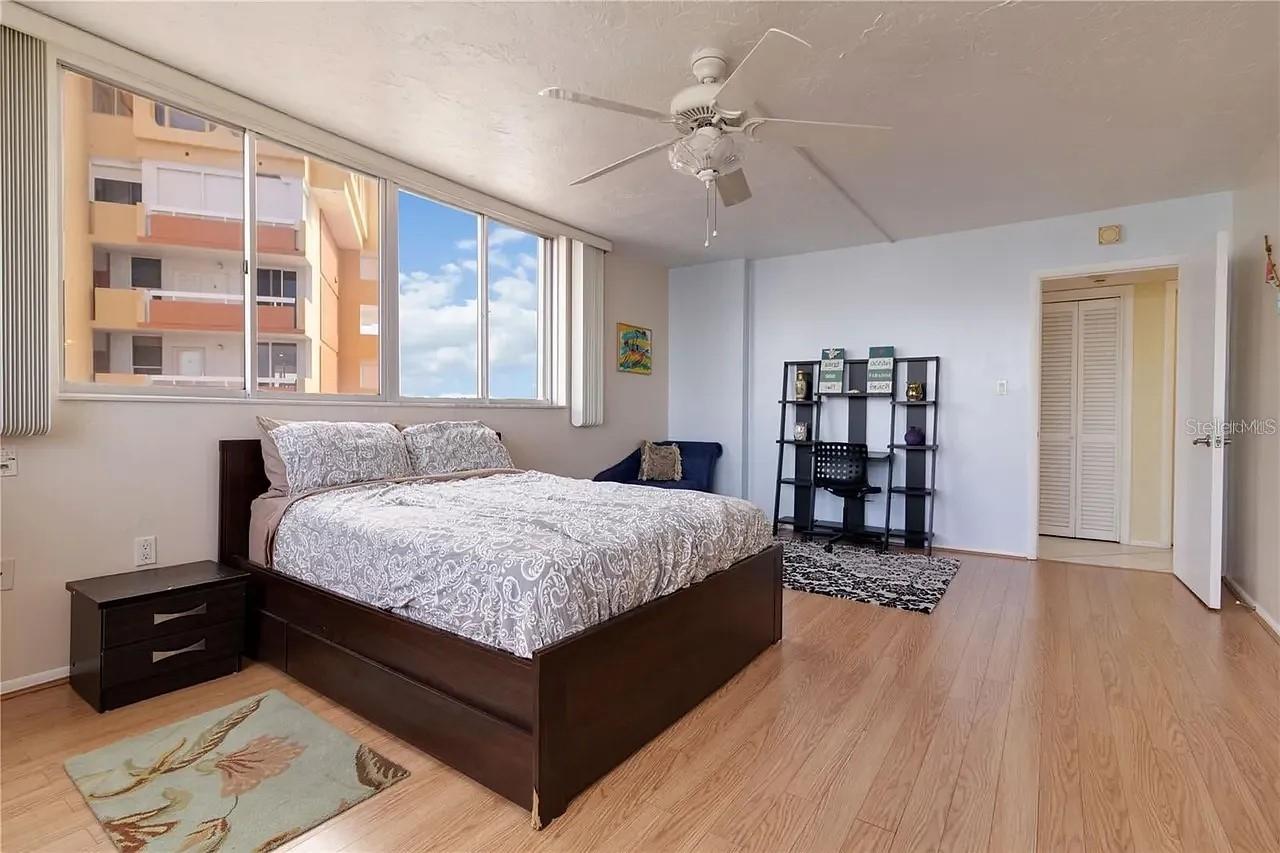 Image 20 of 30 For 17920 Gulf Boulevard 1401