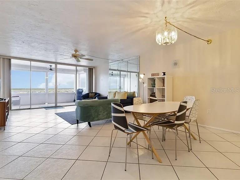 Image 22 of 30 For 17920 Gulf Boulevard 1401