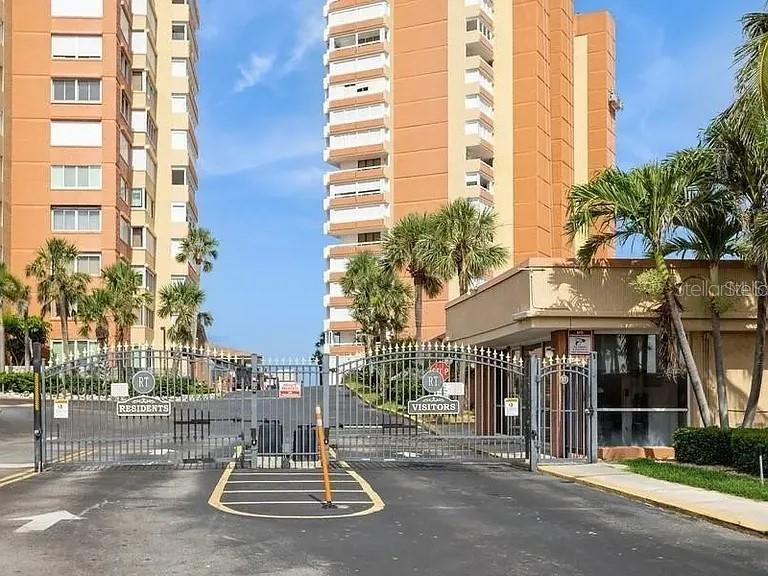 Image 4 of 30 For 17920 Gulf Boulevard 1401