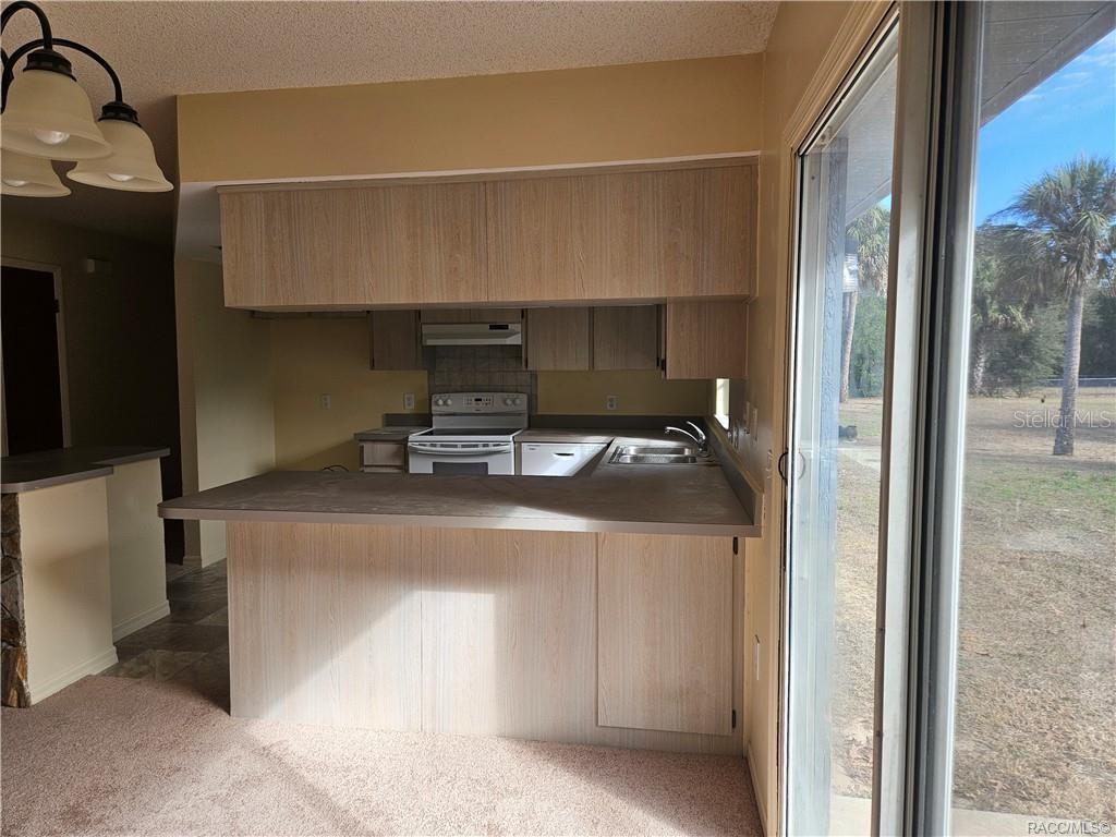 Image 5 of 22 For 7370 7 Rivers Drive