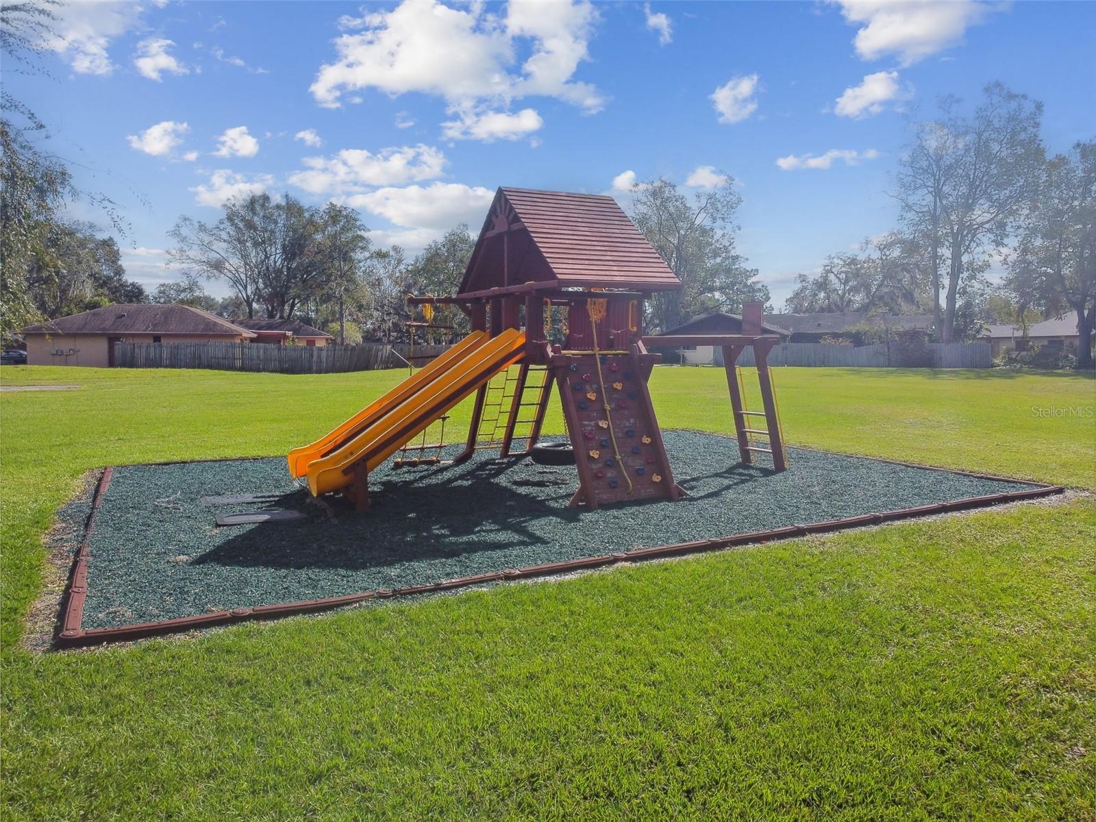 Image 95 of 97 For 1509 Teakwood Drive