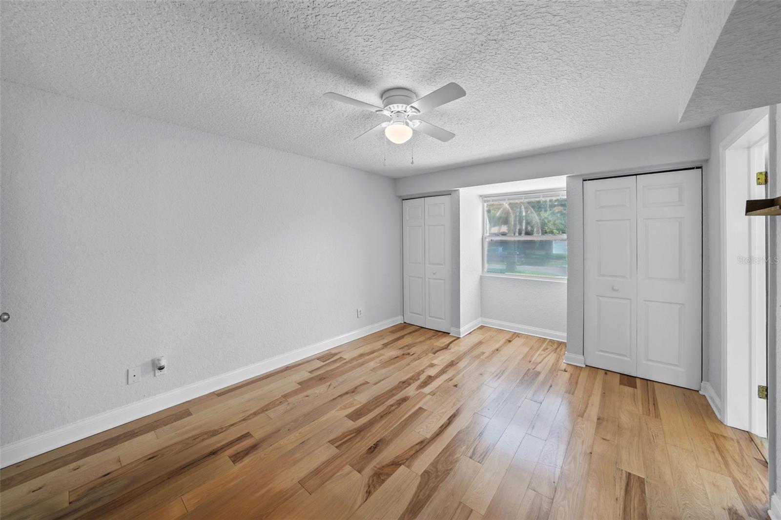 Listing photo id 21 for 814 Indiana Avenue